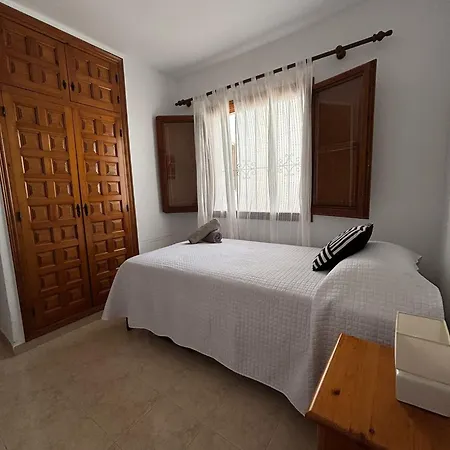 Con Jardin, Piscina Y Parking Apartament *