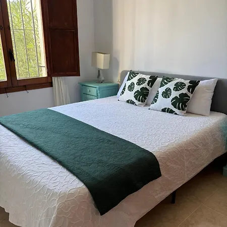 Con Jardin, Piscina Y Parking 卡尔佩