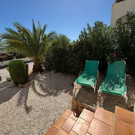 Con Jardin, Piscina Y Parking