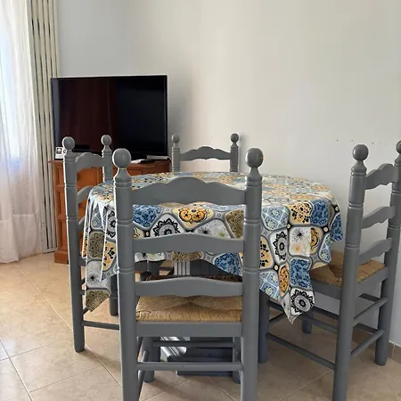 Apartamento Con Jardín, Piscina Y Parking *