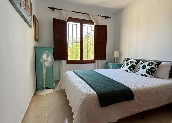 Con Jardin, Piscina Y Parking Apartment *