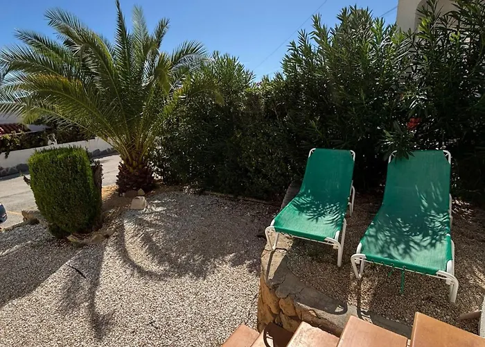 Con Jardin, Piscina Y Parking Calpe